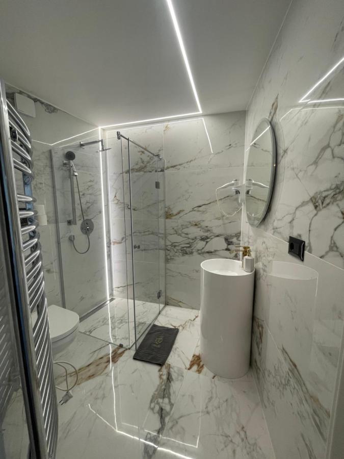 Vip Jacuzzi Luxury Budapeste Exterior foto